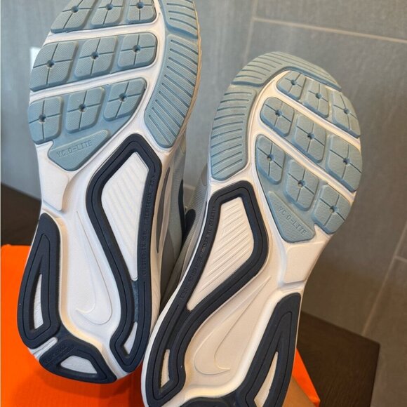 Men’s Nike Structure 26 - Picture 4 of 5